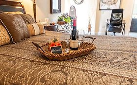 College Park-Orlando 5Star Villa Oasis - Home Away From Home - Quiet Neighborhood-Private Botanical Courtyard - Mins From Eola,Dt, Winter Park - Free Parking & Ev Plug In
